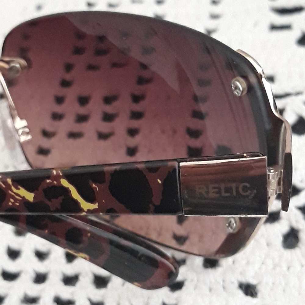 Relic Sunwear "Penny" Studded Tortoise Frame Sunglasses - Ombre Lens Sunnies - Picture 6 of 13